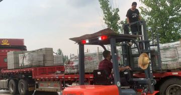 深圳 黄金麻冰裂纹，地铺石装车