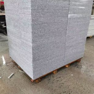 深圳 芝麻白火烧面1.8厚300*600地铺石，尺寸标准，厚薄均匀