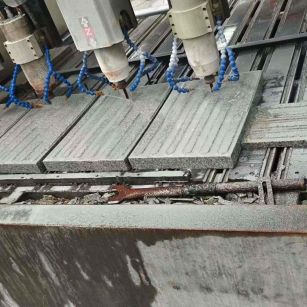 深圳 芝麻白花岗岩荔枝面盲道雕刻