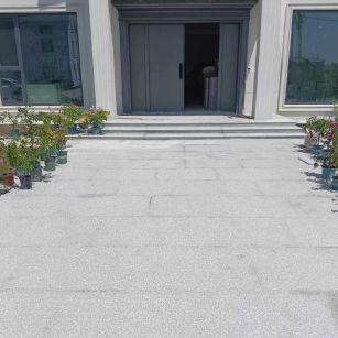 深圳 芝麻白花岗岩地铺石地面铺装