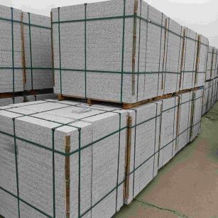 深圳 白麻花岗岩石材荔枝面地铺石（300*600*50）