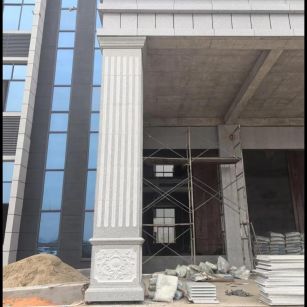 深圳 芝麻白光面花岗岩门楼大柱（罗马柱）配雕花底座