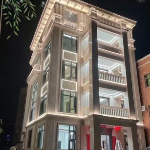 深圳 芝麻白花岗岩别墅外墙夜间效果