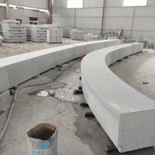 深圳芝麻白花岗岩石板材 园林光面弧形坐凳