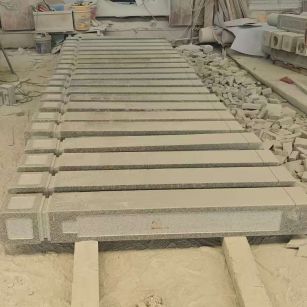 深圳 芝麻白异形加工雕刻-栏杆大柱，方柱