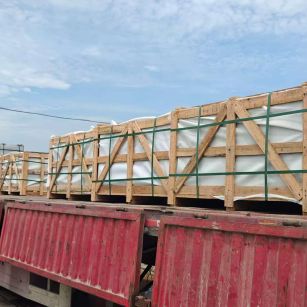 深圳 芝麻白花岗岩地铺石出口专车-泰国游