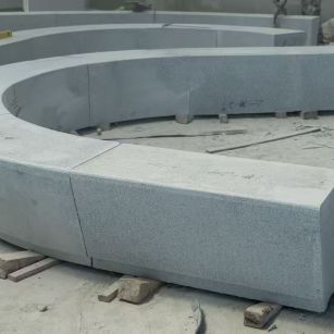 深圳 芝麻白花岗岩光面弧形坐凳