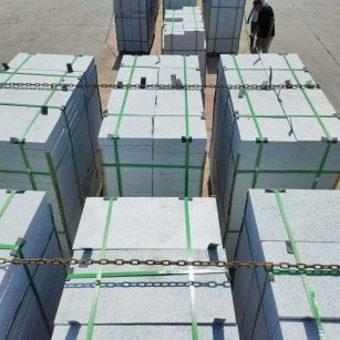 深圳 芝麻白花岗岩5公分地铺石 花岗岩厂家工厂装车日常