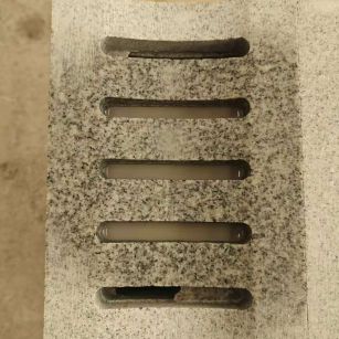 深圳 芝麻白拉丝面花岗岩U型开槽排水槽