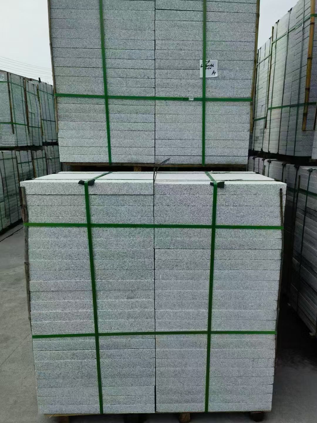 深圳 芝麻白火烧，园林广场市政工程地铺石，1.8~5.0厚均有现货