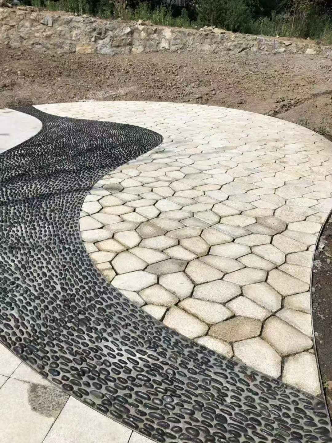 深圳 黄金麻冰裂纹地铺石工地铺装案例