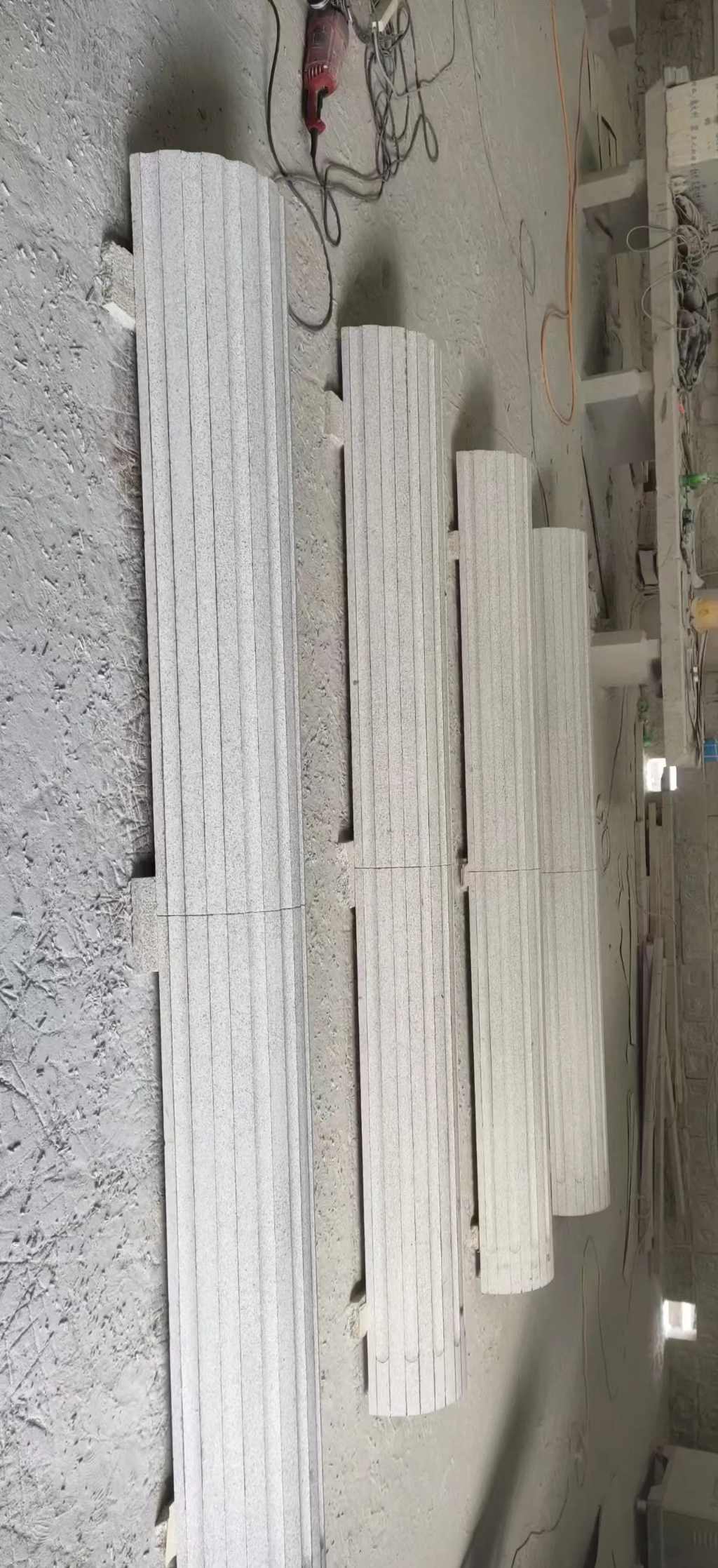 深圳 花岗岩厂家带你看白麻花岗岩门楼大柱柱皮