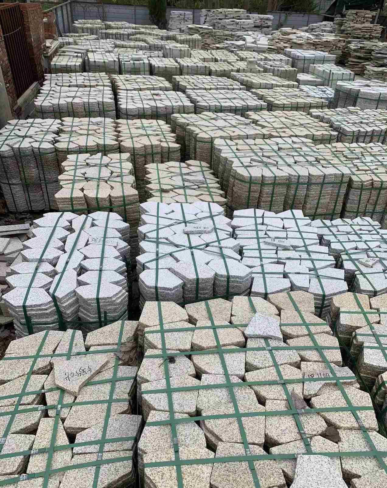 深圳 黄金麻白麻花岗岩荔枝面地铺石(冰裂纹)