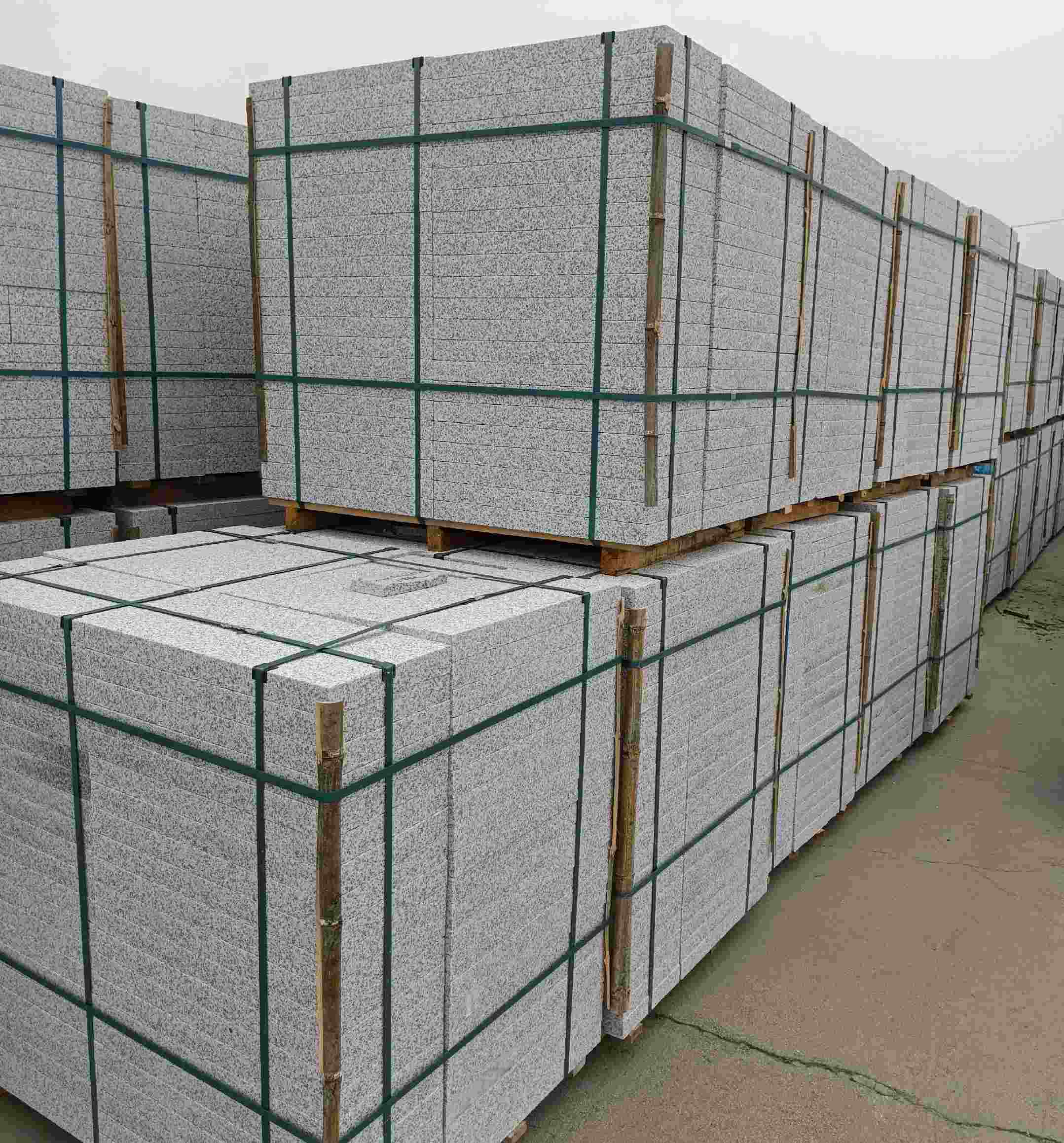 深圳 白麻花岗岩石材荔枝面地铺石（300*600*50）