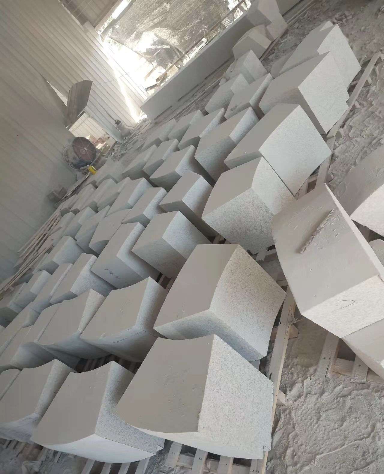 深圳 白麻花岗岩异形坐凳