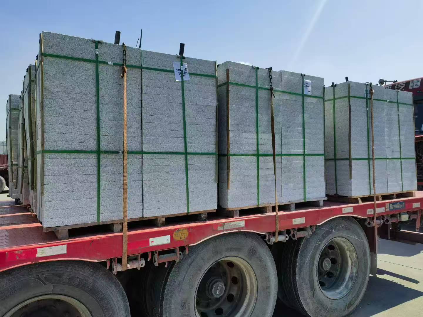 深圳芝麻白花岗岩出货日常地铺石