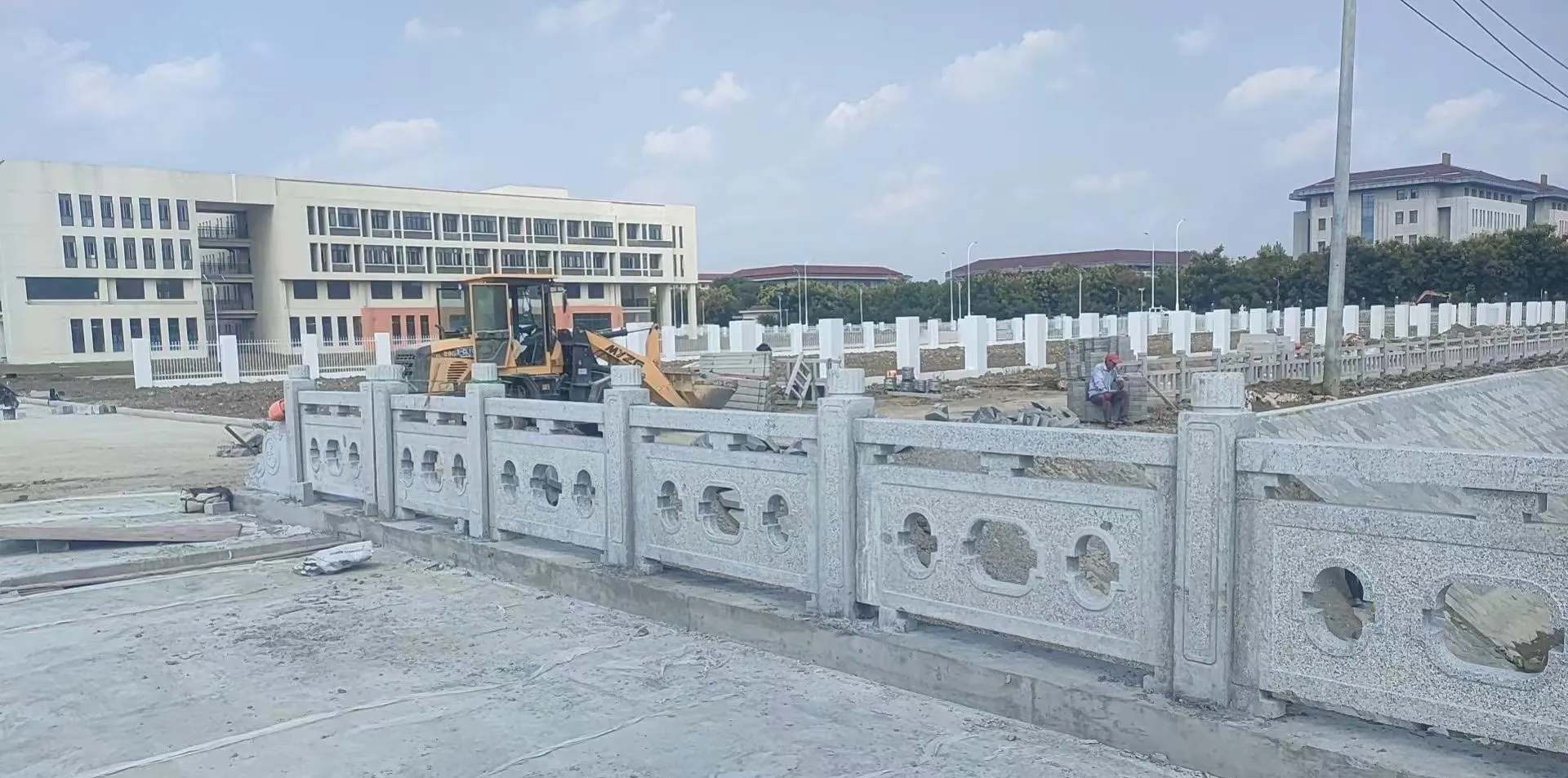 深圳 白麻花岗岩荔枝面河道栏杆