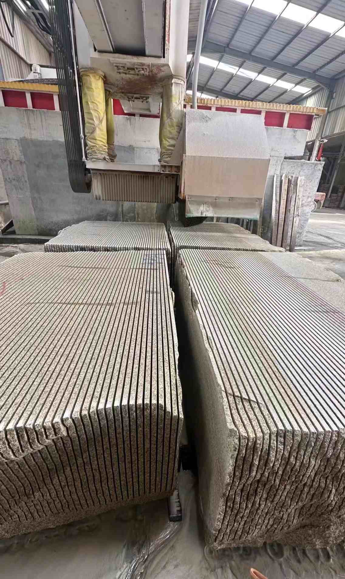 深圳 车间生产日常，黄金麻白麻花岗岩