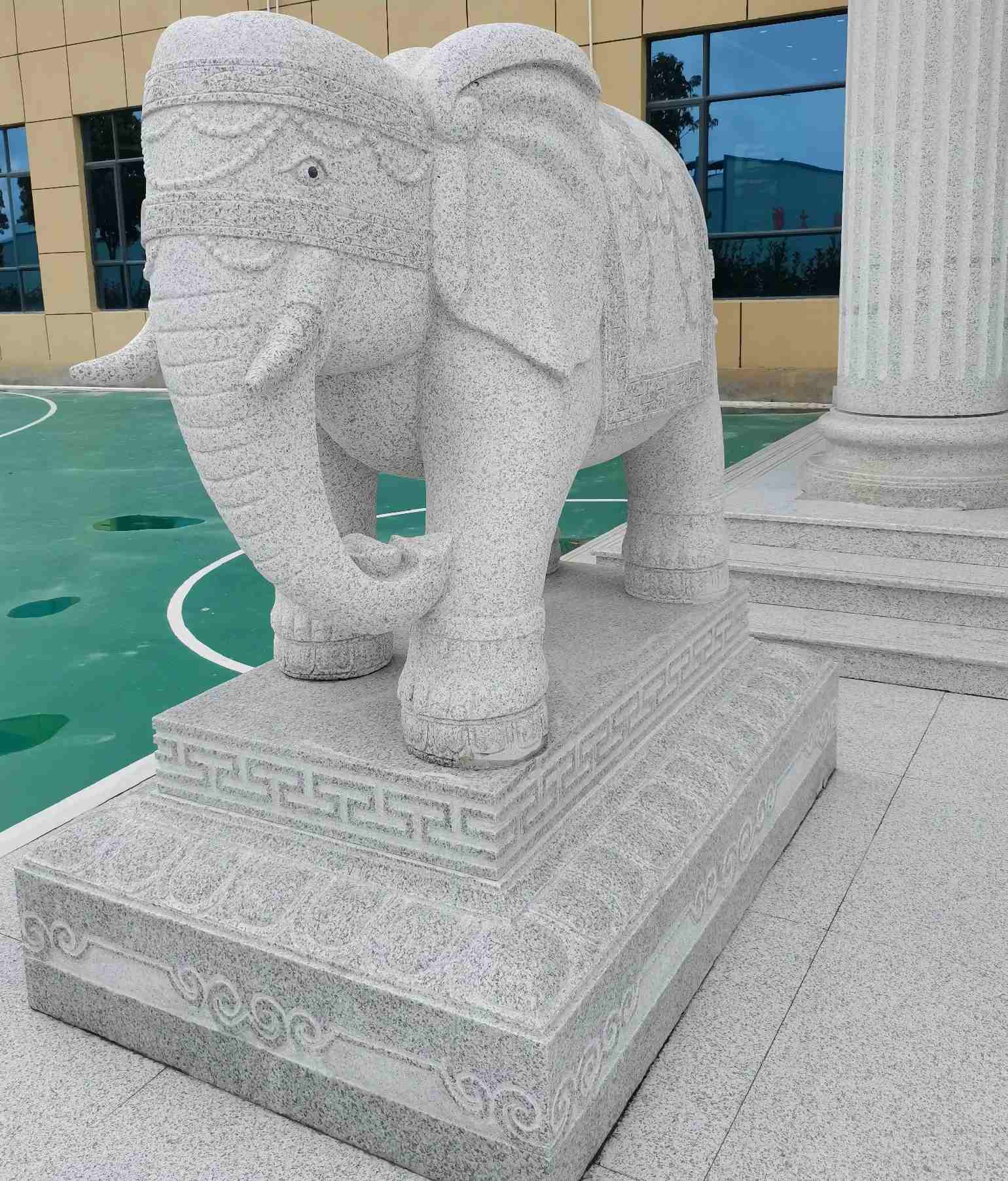 深圳 白麻花岗岩动物异形石雕-大象