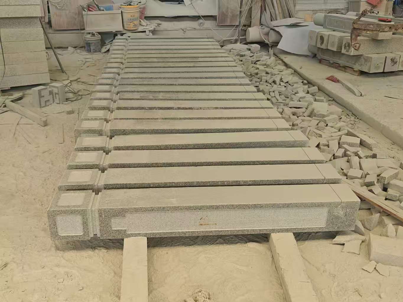 深圳 芝麻白异形加工雕刻-栏杆大柱，方柱