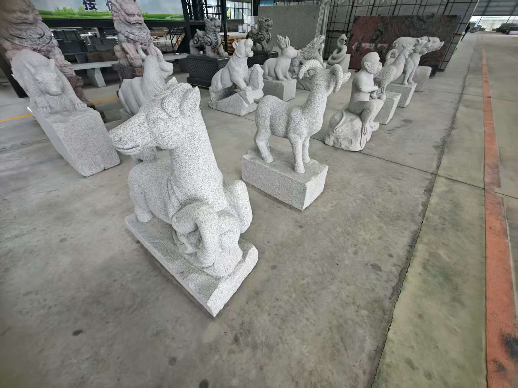 深圳 芝麻白花岗岩造型立体雕刻——十二生肖