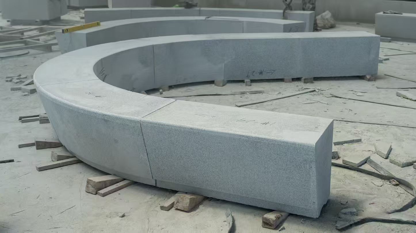 深圳 芝麻白花岗岩光面弧形坐凳