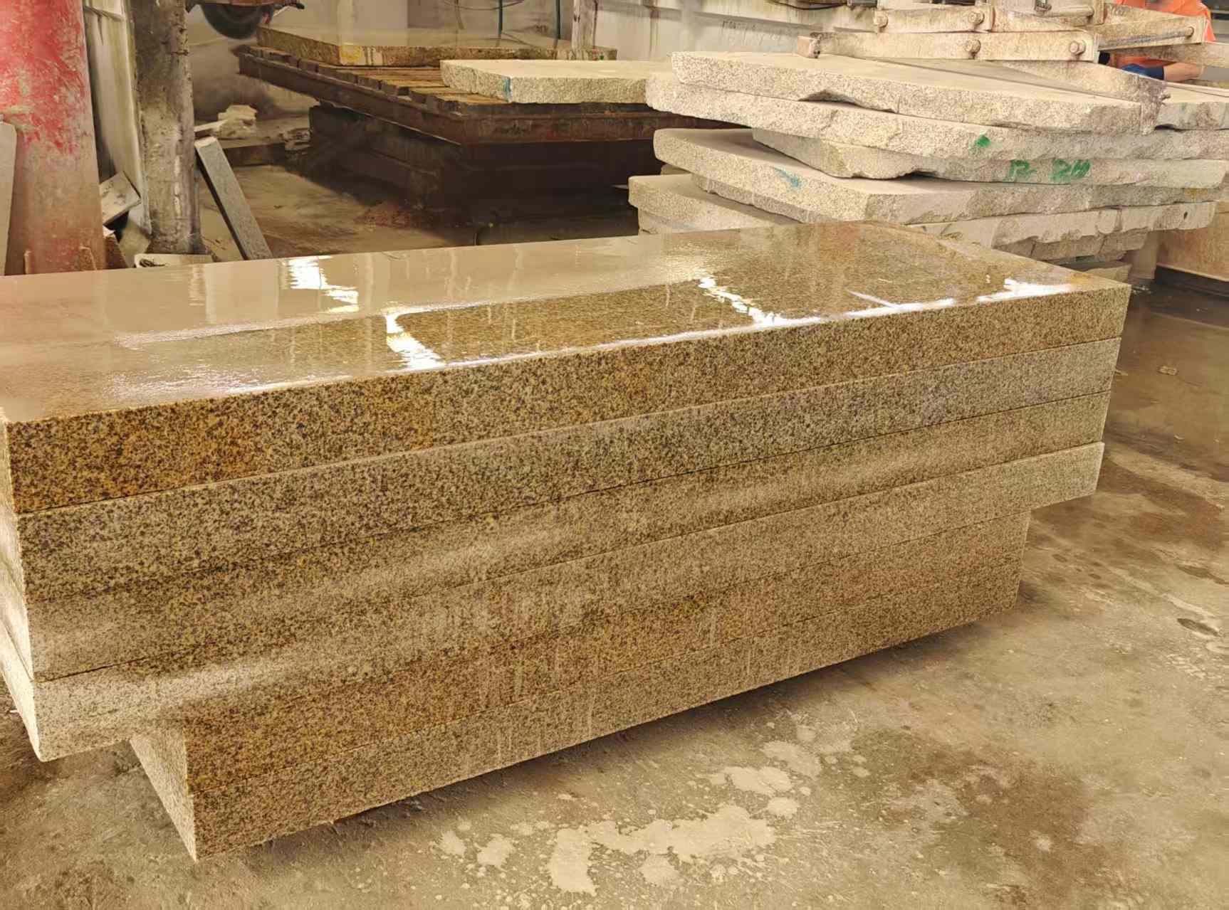 深圳 黄金麻栏杆料半成品加工中